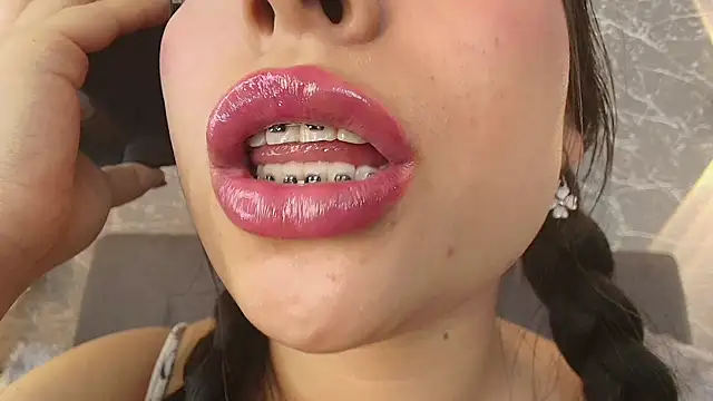 mia roux13 online show from March 1, 1:11 am