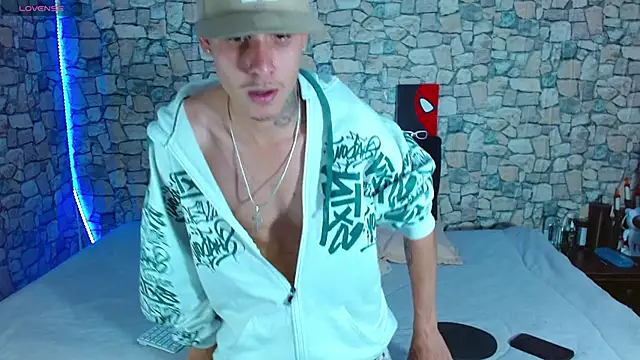 Bastiaan 28 online show from January 8, 11:51 pm