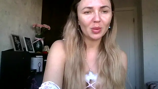 AngelinaLove28 online show from November 2, 7:22 am