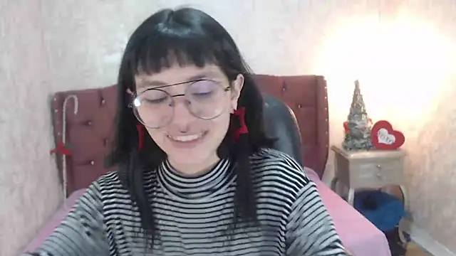 charlottemoonxz online show from December 22, 5:10 pm