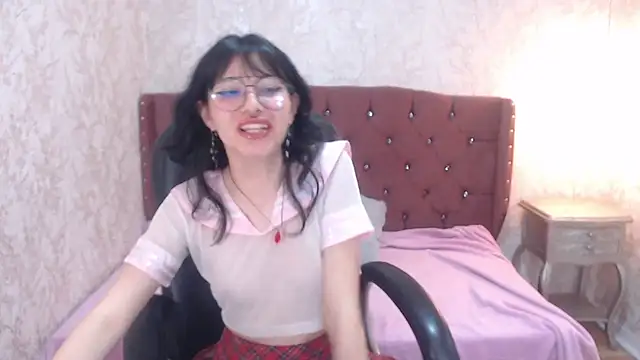 charlottemoonxz online show from February 26, 3:19 pm