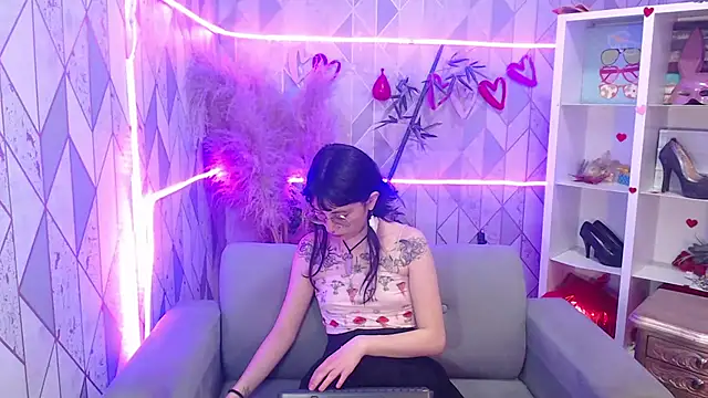 charlottemoonxz online show from October 3, 8:06 pm