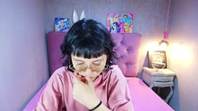 charlottemoonxz online show from May 24, 6:35 pm