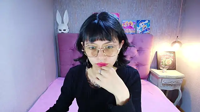 Snapshot of charlottemoonxz chatting on June 17, 5:14 pm charlottemoonxz online show from June 17, 5:14 pm