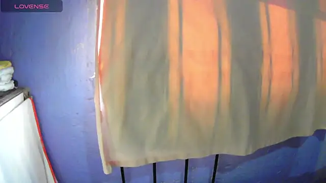 lynieh- online show from October 29, 8:32 pm