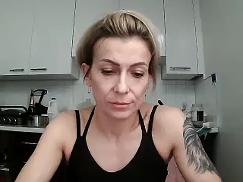 Snapshot of anechka1 chatting on December 2, 9:28 pm anechka1 online show from December 2, 9:28 pm