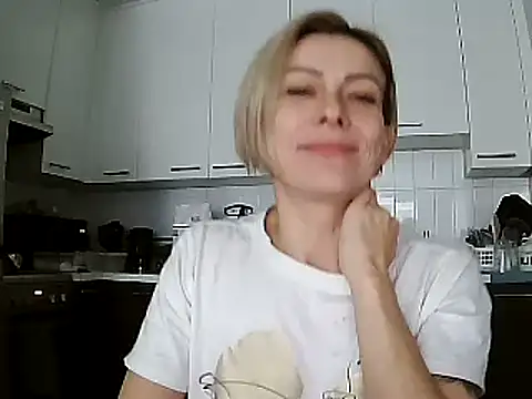 Snapshot of anechka1 chatting on December 4, 4:16 pm anechka1 online show from December 4, 4:16 pm