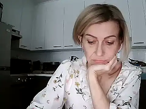 Snapshot of anechka1 chatting on December 9, 6:35 pm anechka1 online show from December 9, 6:35 pm