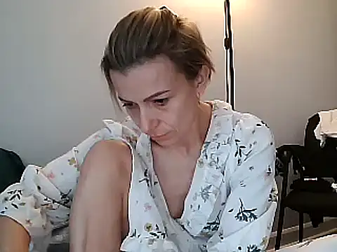 Snapshot of anechka1 chatting on December 10, 1:44 pm anechka1 online show from December 10, 1:44 pm