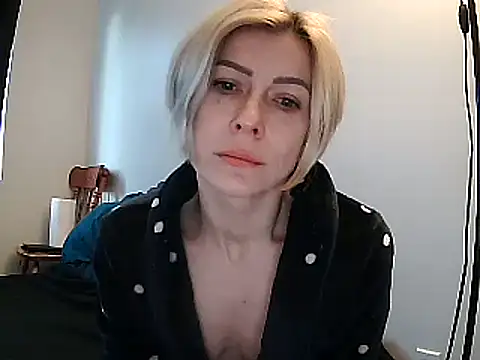 Snapshot of anechka1 chatting on December 19, 12:45 pm anechka1 online show from December 19, 12:45 pm