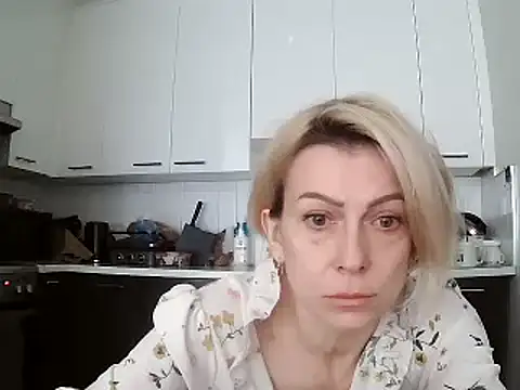 Snapshot of anechka1 chatting on January 22, 5:28 pm anechka1 online show from January 22, 5:28 pm