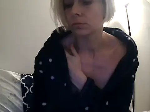 Snapshot of anechka1 chatting on January 29, 1:05 am anechka1 online show from January 29, 1:05 am