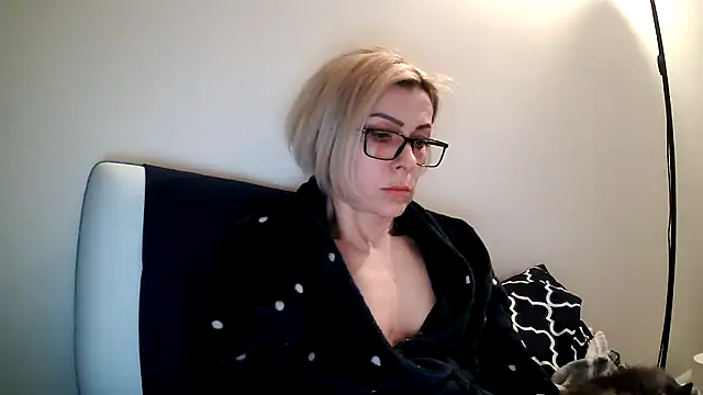 Snapshot of anechka1 chatting on February 26, 2:48 am anechka1 online show from February 26, 2:48 am