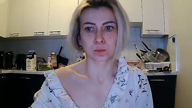 Snapshot of anechka1 chatting on February 26, 12:03 pm anechka1 online show from February 26, 12:03 pm