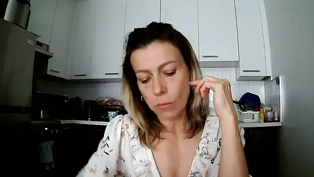 Snapshot of anechka1 chatting on June 7, 2:43 pm anechka1 online show from June 7, 2:43 pm