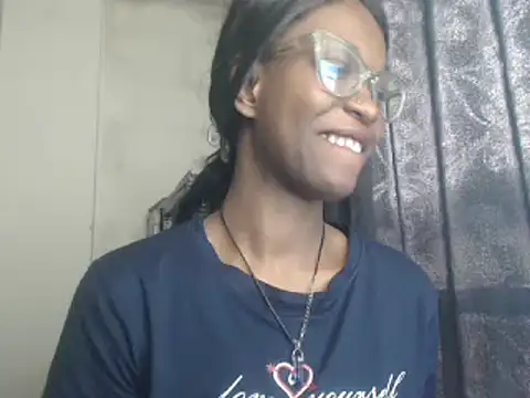 CarolinneMoor online show from January 3, 11:57 am