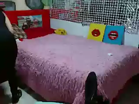 Snapshot of CaroMasha chatting on January 8, 2:25 am CaroMasha online show from January 8, 2:25 am