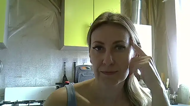 AshleyXHoney online show from March 17, 8:28 am