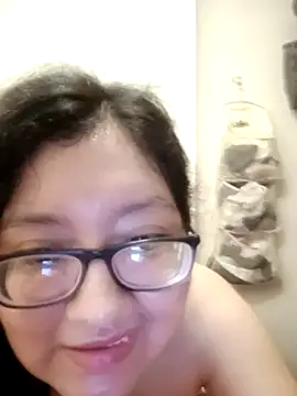 Snapshot of ladygmusic chatting on April 2, 4:21 am ladygmusic online show from April 2, 4:21 am