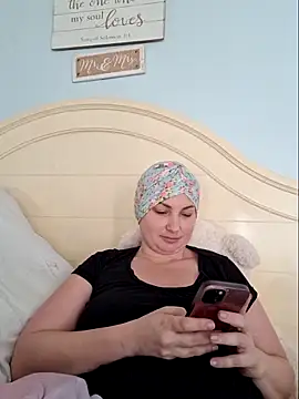 MilfyMrsRobinson online show from February 24, 1:20 pm