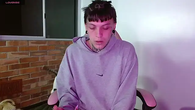 charlotbelucci  online show from November 13, 9:19 am