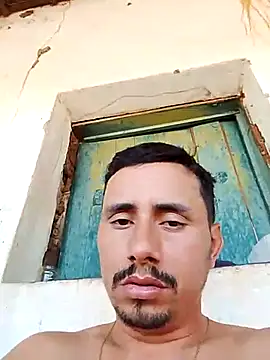 Snapshot of luissilva0071 chatting on July 28, 4:39 pm luissilva0071 online show from July 28, 4:39 pm