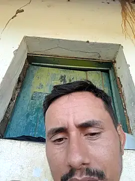 Snapshot of luissilva0071 chatting on July 28, 6:31 pm luissilva0071 online show from July 28, 6:31 pm