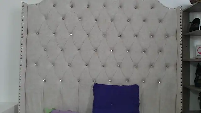 Snapshot of Abril_Squirt chatting on December 21, 12:38 pm Abril Squirt online show from December 21, 12:38 pm