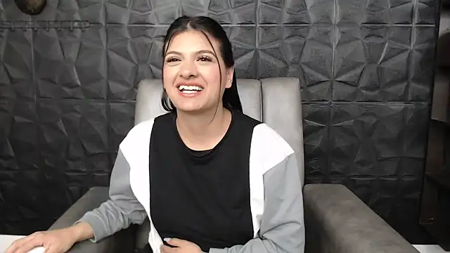 Snapshot of Abril_Squirt chatting on January 22, 10:18 am Abril Squirt online show from January 22, 10:18 am