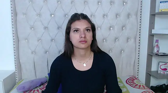 Snapshot of Abril_Squirt chatting on February 16, 2:53 am Abril Squirt online show from February 16, 2:53 am