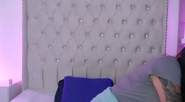 Snapshot of Abril_Squirt chatting on February 27, 6:07 am Abril Squirt online show from February 27, 6:07 am