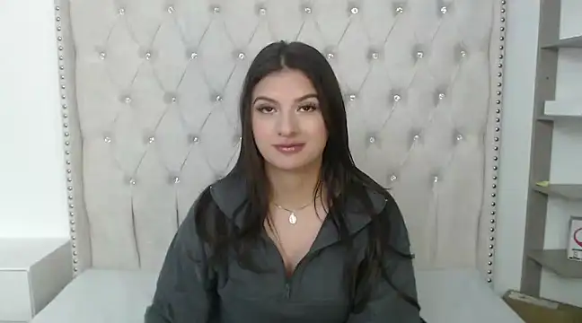 Snapshot of Abril_Squirt chatting on March 11, 8:20 am Abril Squirt online show from March 11, 8:20 am