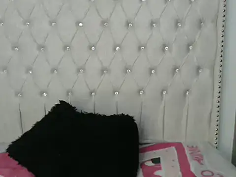Snapshot of Abril_Squirt chatting on March 22, 8:08 am Abril Squirt online show from March 22, 8:08 am