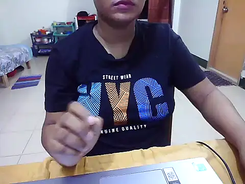 Snapshot of JustinaIra chatting on October 4, 7:23 pm JustinaIra online show from October 4, 7:23 pm