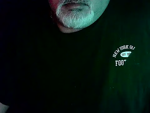 Snapshot of cashot58 chatting on November 17, 12:44 pm cashot58 online show from November 17, 12:44 pm