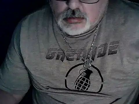 Snapshot of cashot58 chatting on December 21, 4:14 pm cashot58 online show from December 21, 4:14 pm