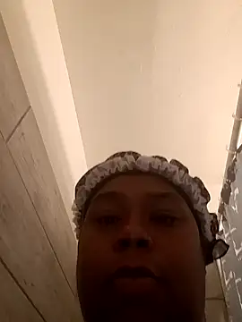 Snapshot of pinkpassionpleaser chatting on February 12, 11:29 am pinkpassionpleaser online show from February 12, 11:29 am