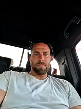 jwiththethickone413 online show from June 26, 8:57 pm