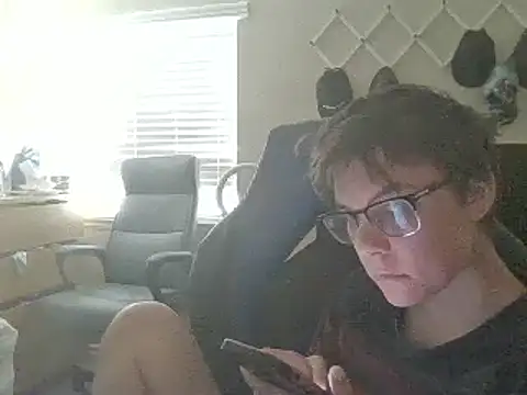 Snapshot of KaliSnow199623 chatting on December 2, 10:56 pm KaliSnow199623 online show from December 2, 10:56 pm