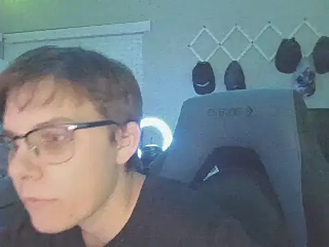 Snapshot of KaliSnow199623 chatting on December 5, 1:36 am KaliSnow199623 online show from December 5, 1:36 am