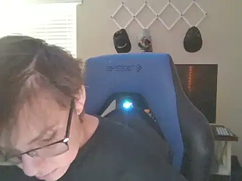 Snapshot of KaliSnow199623 chatting on February 6, 9:38 pm KaliSnow199623 online show from February 6, 9:38 pm