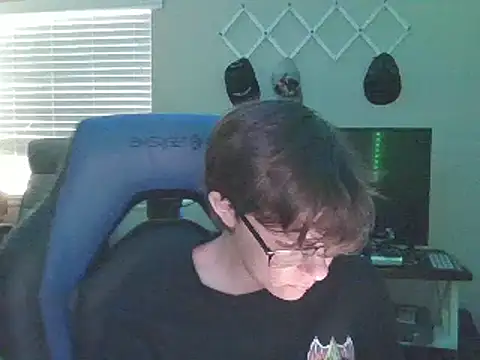 Snapshot of KaliSnow199623 chatting on February 7, 12:42 am KaliSnow199623 online show from February 7, 12:42 am