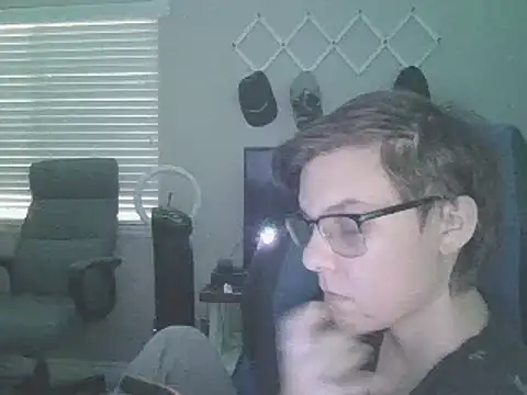 Snapshot of KaliSnow199623 chatting on February 15, 1:31 am KaliSnow199623 online show from February 15, 1:31 am