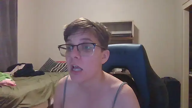 Snapshot of KaliSnow199623 chatting on October 22, 3:07 am KaliSnow199623 online show from October 22, 3:07 am