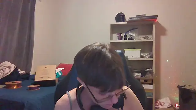 KaliSnow199623 online show from November 8, 4:56 am