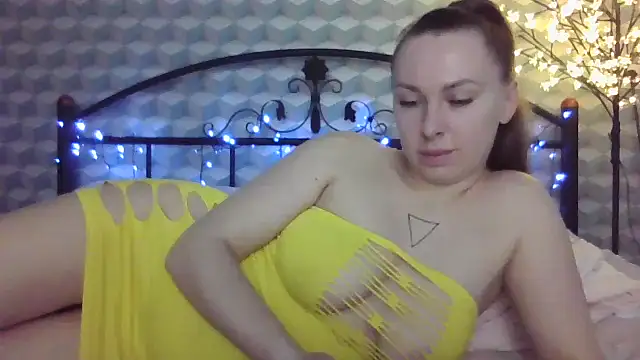  Leslyy Solo 1 online show from January 28, 1:05 pm