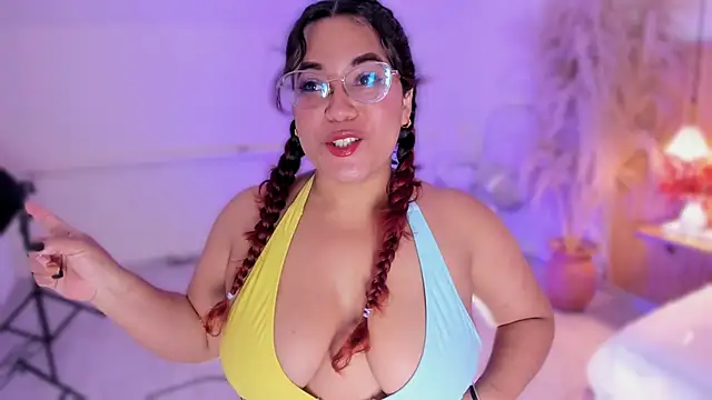 Snapshot of MelissaKarterrs chatting on May 22, 12:00 pm MelissaKarterrs online show from May 22, 12:00 pm