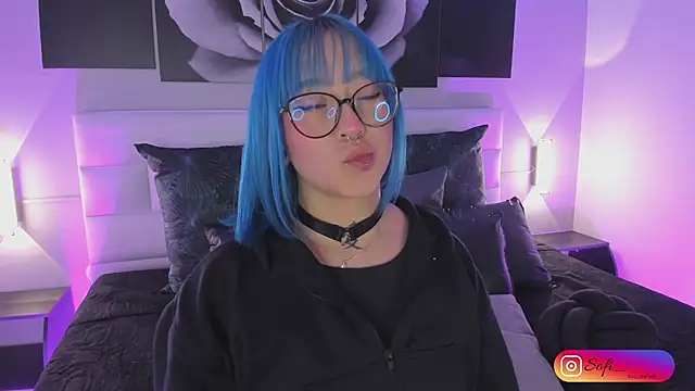 sofi bakerr online show from October 13, 11:32 am