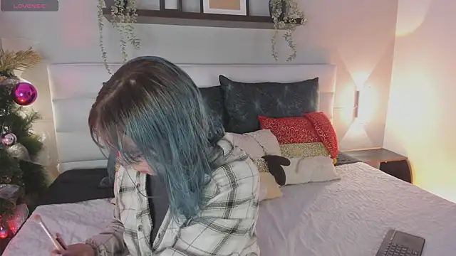 Snapshot of sofi_bakerr chatting on January 7, 11:34 am sofi bakerr online show from January 7, 11:34 am