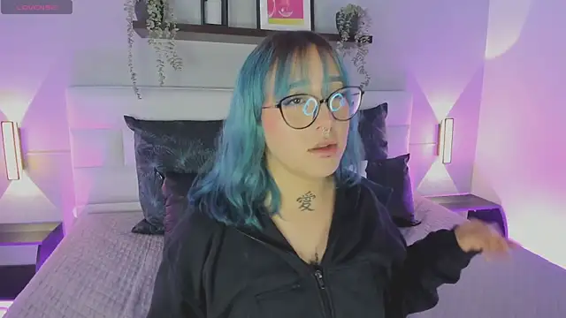 Snapshot of sofi_bakerr chatting on January 10, 11:45 am sofi bakerr online show from January 10, 11:45 am